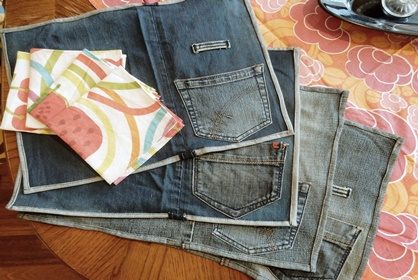 Farkuista pöytätabletit ja verhosta servetit