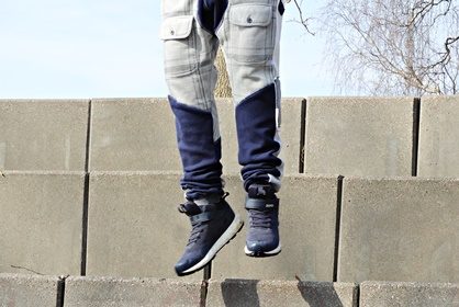 Vanhat collegevaatteet housuiksi