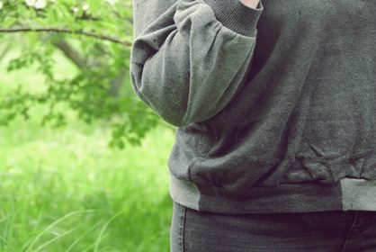 Kahdesta neuleesta yksi paita