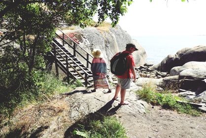 Jokakesäinen retki Suomenlinnaan