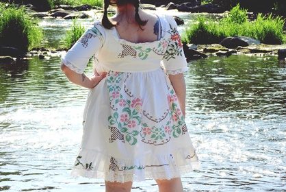 Pöytäliinoista mekko