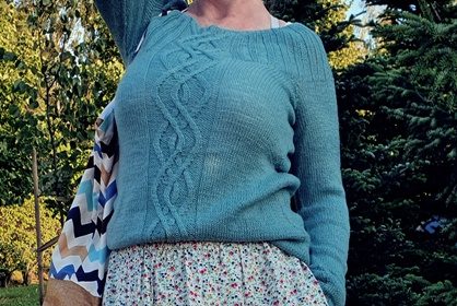 Kesähame ja turkoosi neule