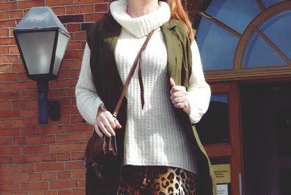 Syysasu verhosta ja kankaan palasta