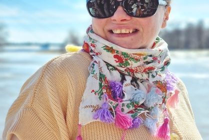 Keväinen tuunaus vanhaan huiviin