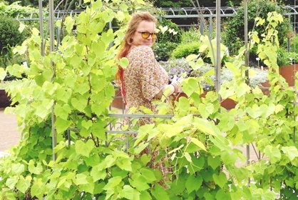 Loma on jo nurkan takana