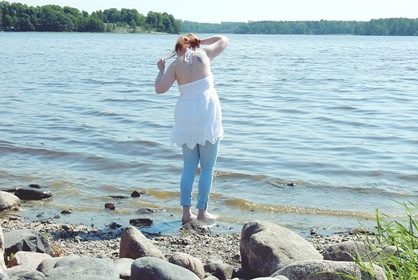 Liian pienistä vaatteista yksi sopiva vaate