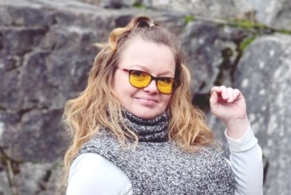 Nilkkamittainen poolokauluksinen neuleliivi