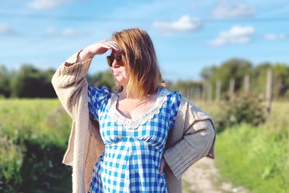 Pöytäliinaa ja mekkotehdasta