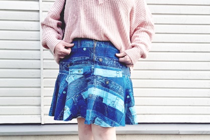 Volankihame ja neule päivän asuna