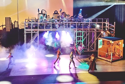 Supersankareiden universumissa tapahtuu