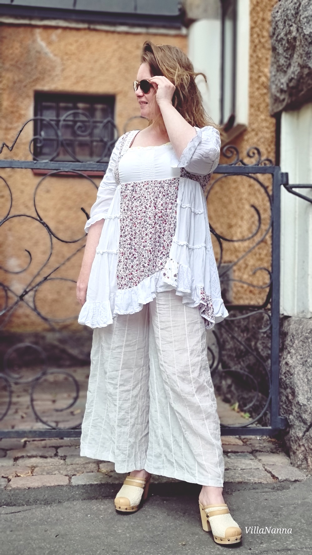 Ilmavat kesähousut Indiskan verhoista