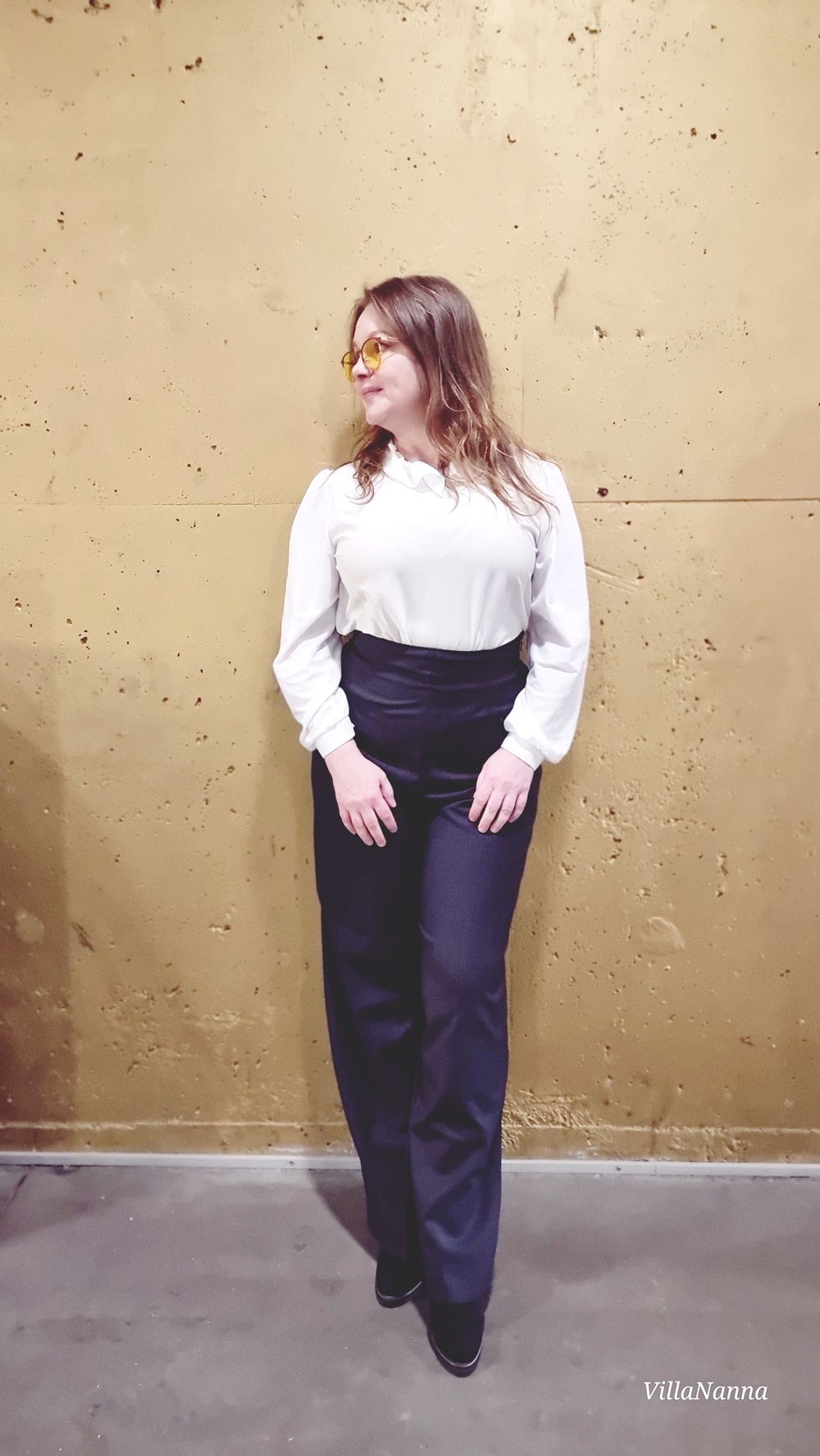 Liituraitaiset hääpäivähousut