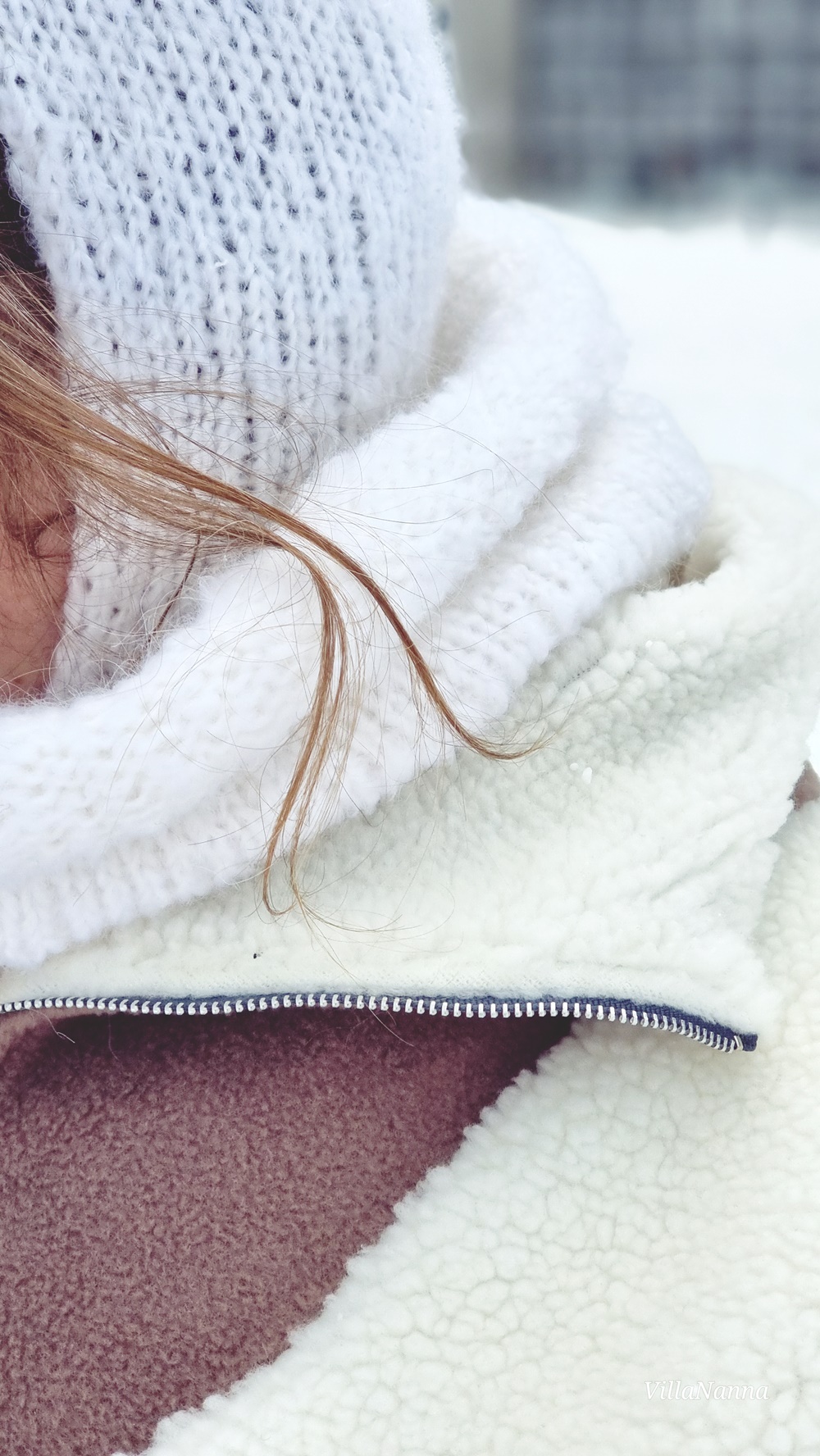 Hilkka ja kauluri jämäkeristä