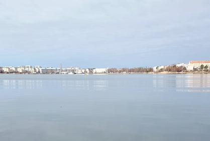 Aamulenkillä kotikulmilla – Söpön kanssa Jätkäsaaren rannassa