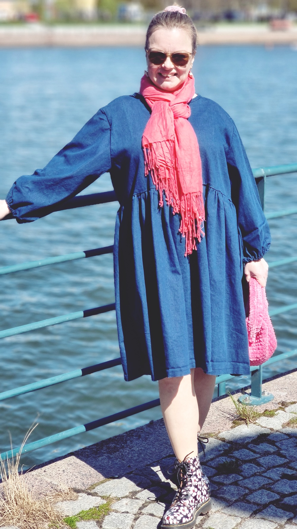 Ompelijan taikaa: Kun nukke syntyi minusta