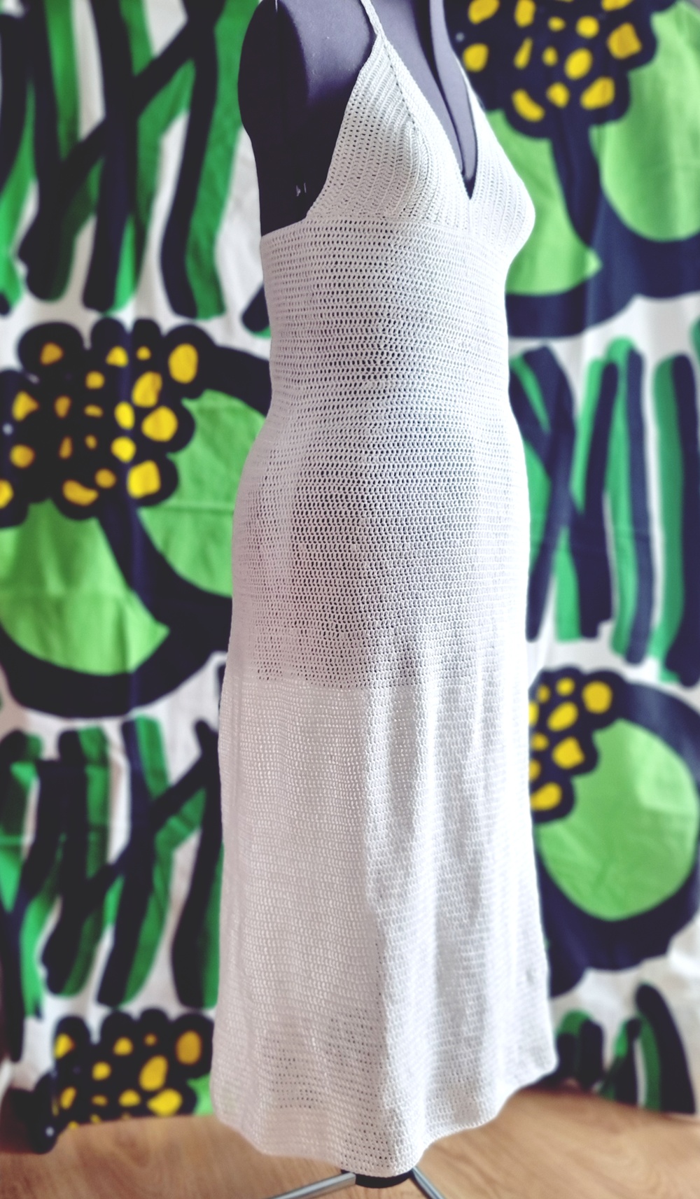 Rakkaudella virkattu häämatkamekko tyttärelleni