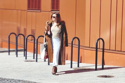 Kevätaurinko ja vintagekaunotar