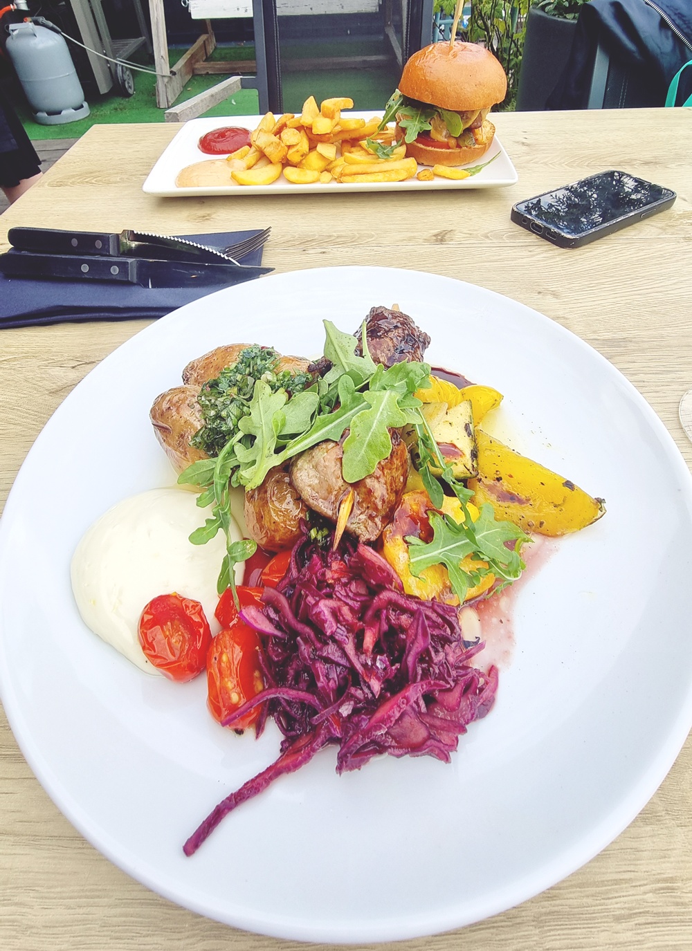 Mini treffit dinosaurus sadepäivä