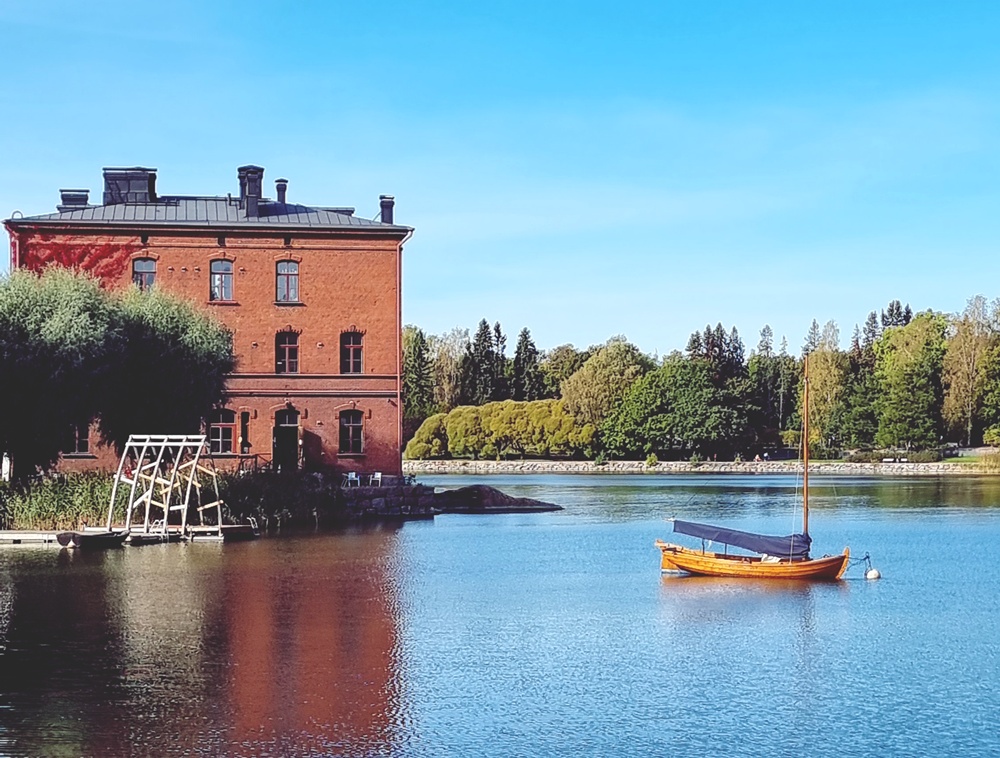 Raitoja ja rantoja sekä soutustadion