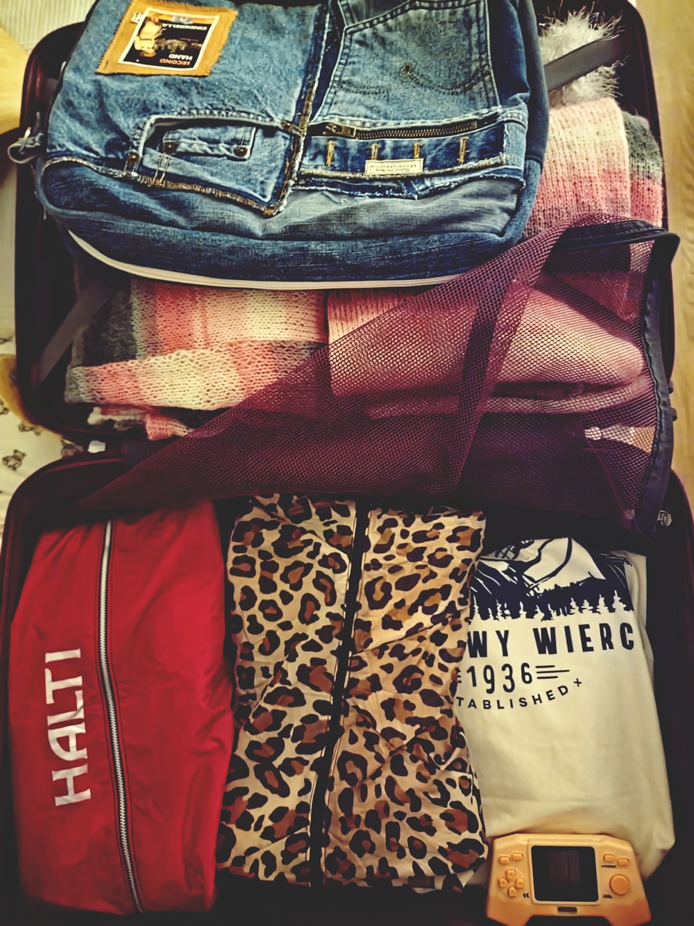 Kierrätetyt kenkäpussit matkalle – ompele vedenpitävä suojapussi