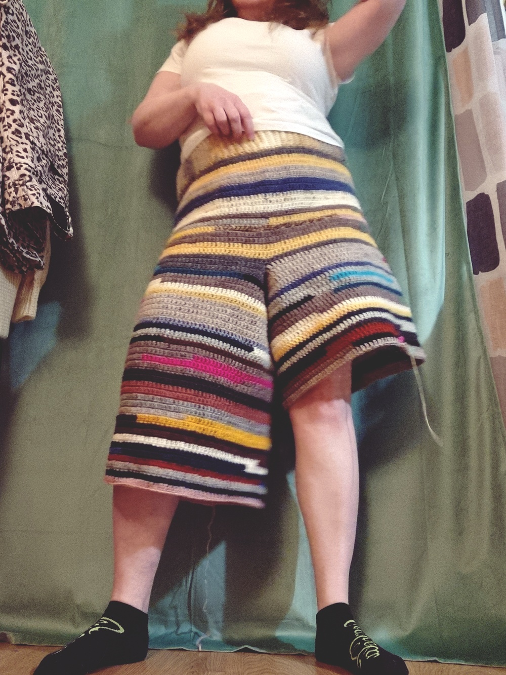 Näin syntyvät over size -villahousut jämälangoista