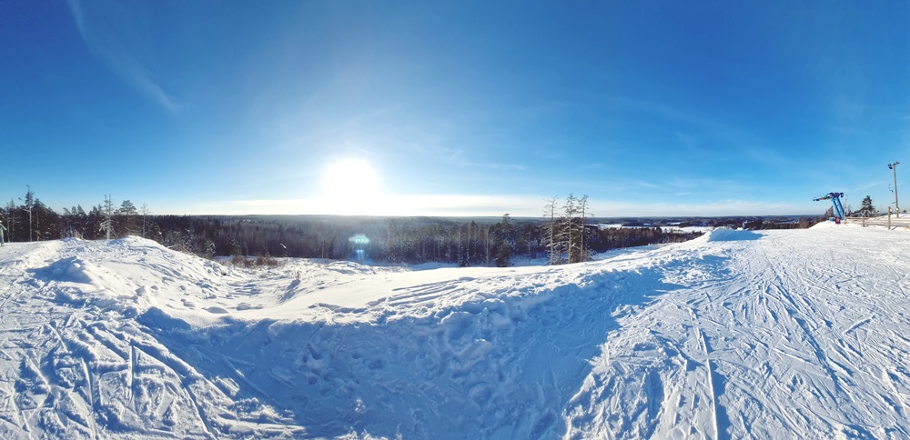 Hääpäivä Vihti Ski Centerissä – aurinkoinen laskettelupäivä