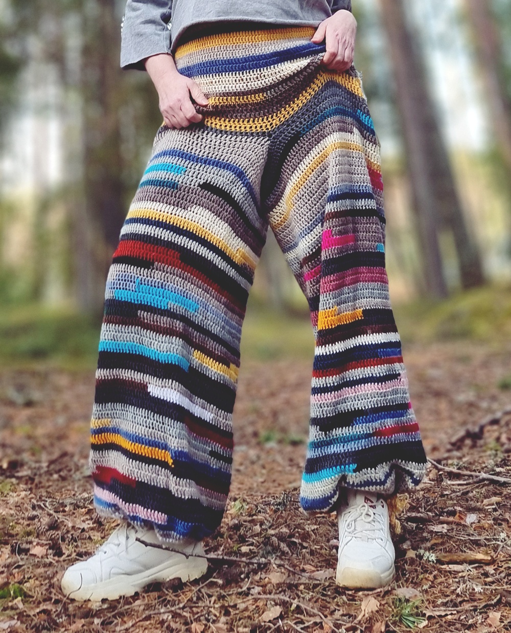 Virkatut oversize-housut jämälangoista, näin syntyy rohkein vaatekaapin kulmakivi