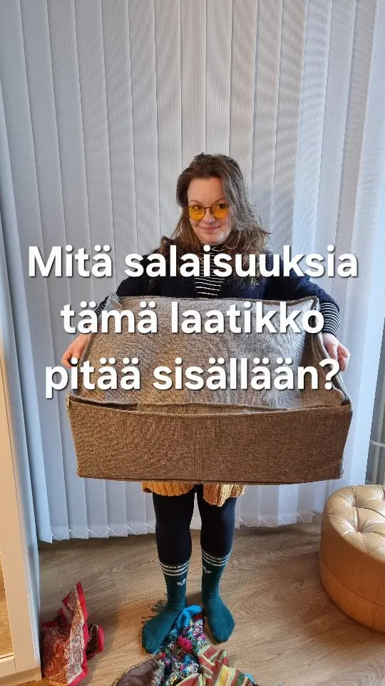 Laatikosta esiinntuli huiveja ✨️

Haluatteko nähdä muutaman lähempää?

#huivit #scarf #asusteet #villananna #keräily