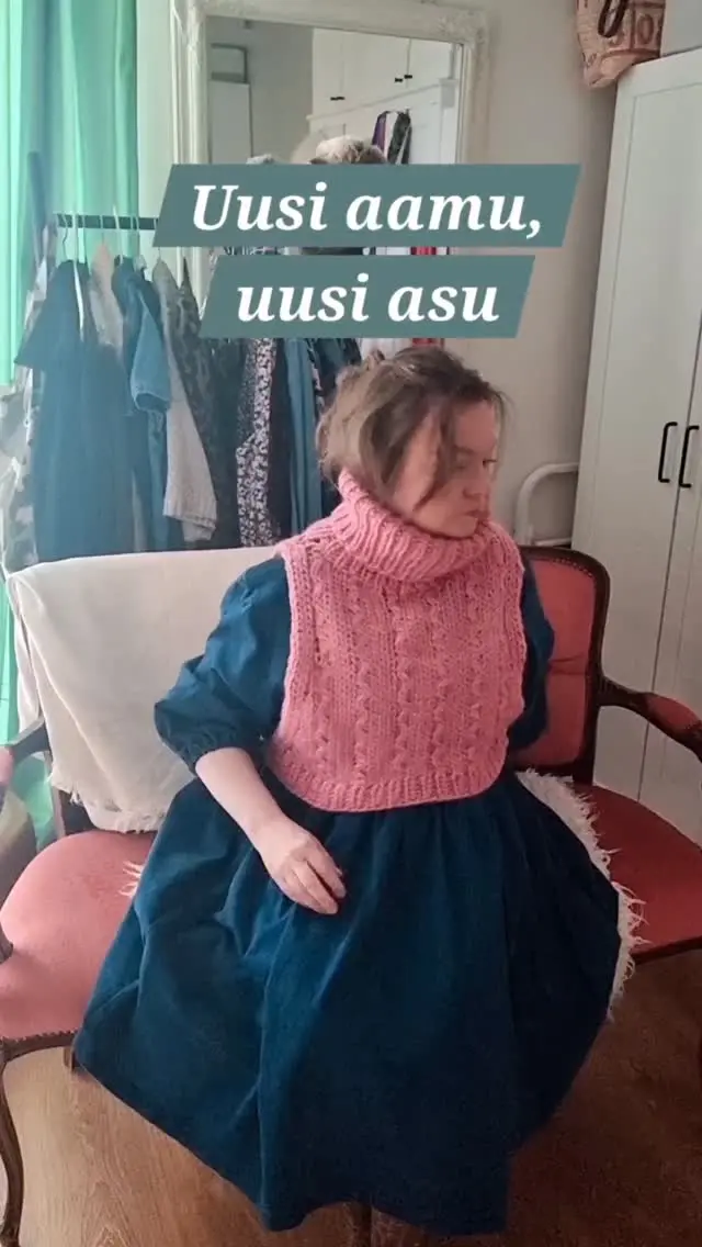 Uusi aamu, uusi asu.

Mekko: @suurikasityo 
Kauluri: @novitaknits
Sukkahousut: @lindexofficial

Millainen on sun päivän asu?

#itsetehdytvaatteet  #vaikuttajamediablogit #päivänasu #päivänlook #vaikuttajamedia