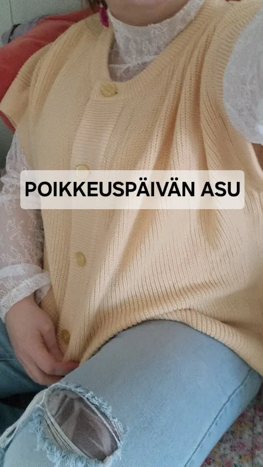 Lauantai + työpäivä = vispaan käsiä ja pukeudun kuin barbie, joka löysi kirpparin.

Tämä on virallinen poikkeuspäivän uniformu.
Kaikki kierrätettyä, kirpparilta löydettyä,
pitsipaita itse tehty,
ja korvissa… Barbien vanhat kengät.

Kerro rehellisesti: liikaa vai just sopivasti? 😄

Hashtagit: #villananna #päivänasu #kirppistyyli #kierrätys #outfitoftheday