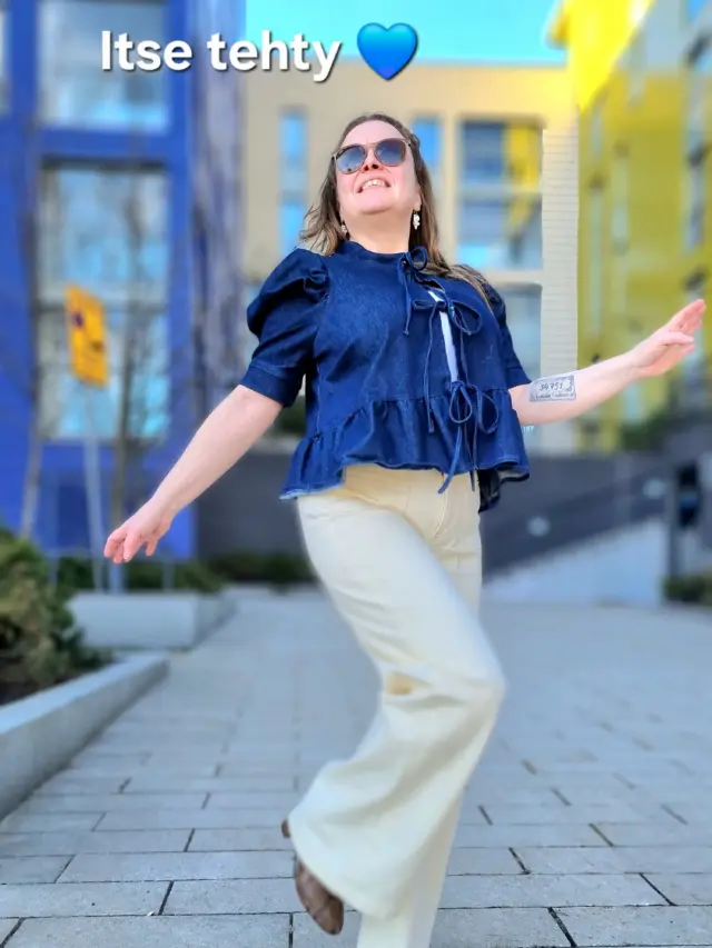 Fast fashion ei koskaan istu näin hyvin.

Itse tehty paita = ei kompromisseja.
Juuri oikea mitta, juuri oikea fiilis.
Tämä on syy, miksi palaan aina ompelukoneelle 💙

Oletko #teamDIY vai #teamkauppa? 👇

#ompeleminen #diyvaatteet #slowfashion